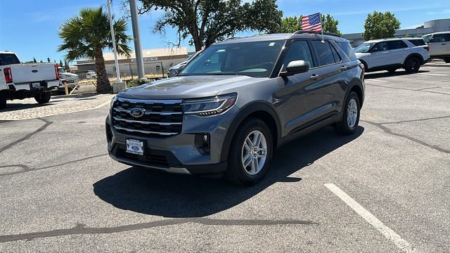 New 2026 Ford Explorer Active RWD image 7