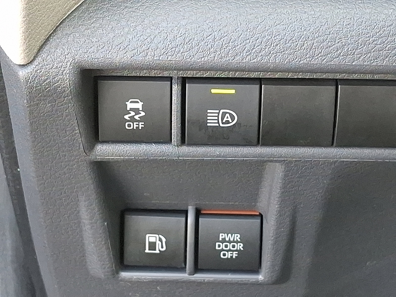 Used 2024 Toyota Sienna XLE image 25