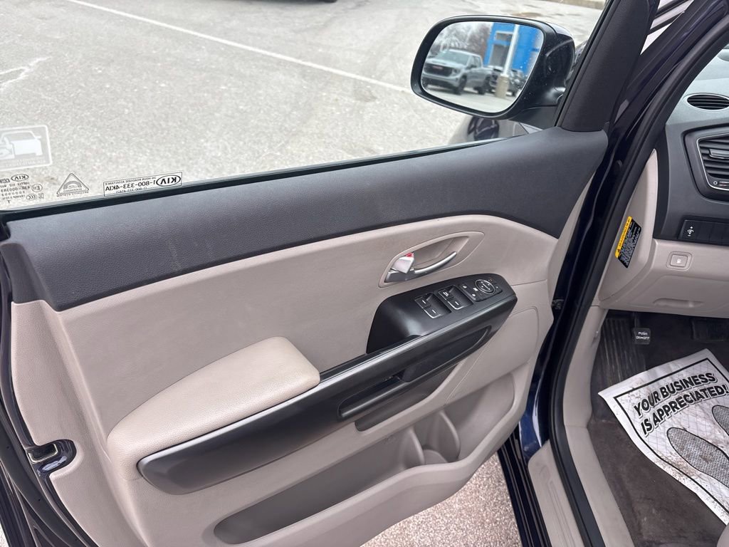 Used 2021 Kia Sedona LX image 27