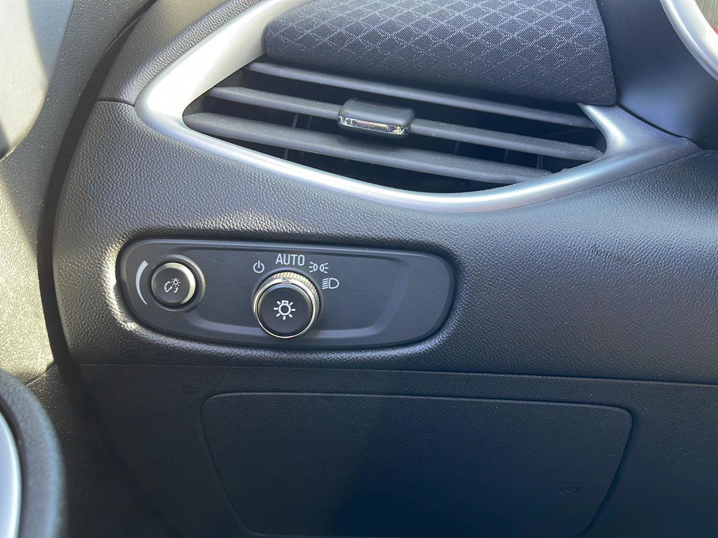 Used 2024 Chevrolet Malibu LT image 13