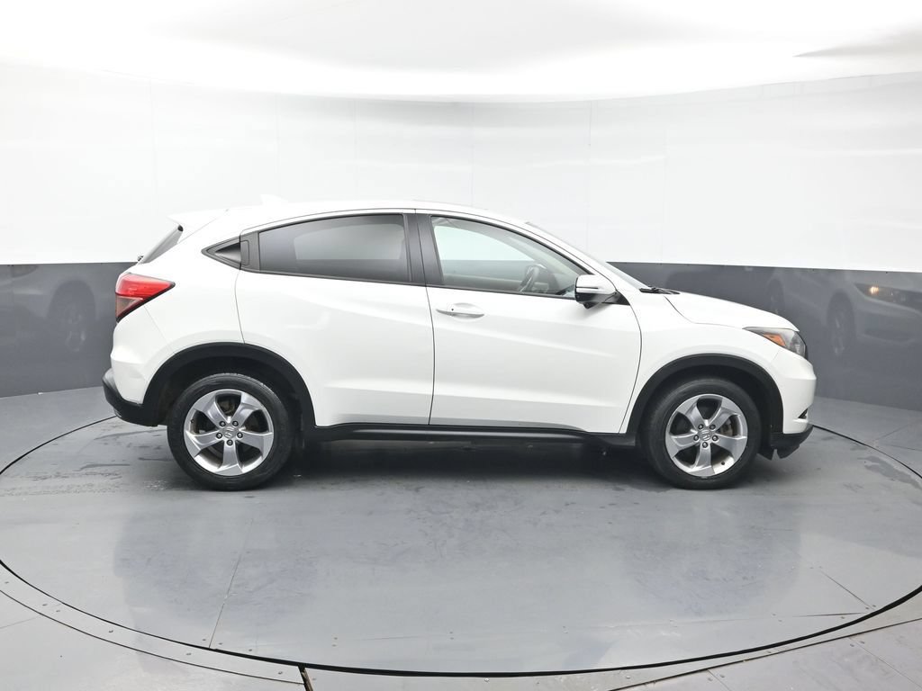 Used 2017 Honda HR-V EX image 7