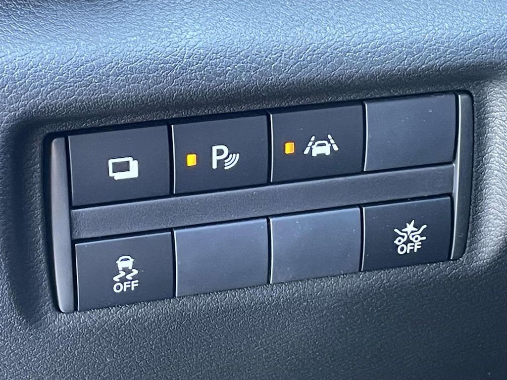 Used 2025 Nissan Versa S w/ Trunk Package image 18