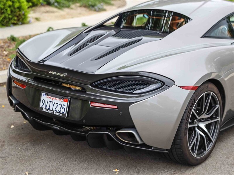 Used 2016 McLaren 570S Coupe RWD image 17