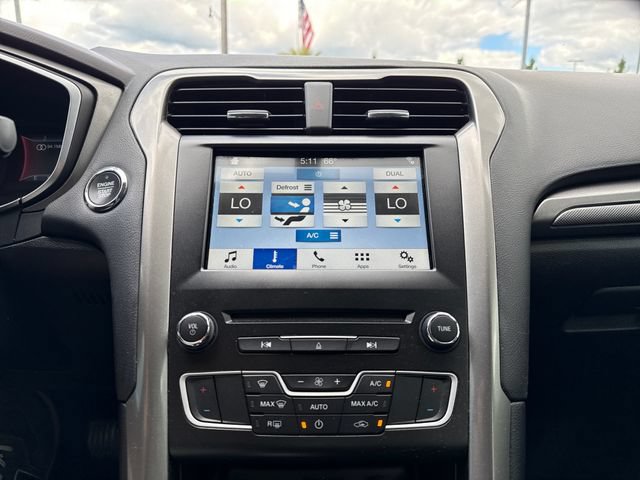 Used 2018 Ford Fusion SE FWD image 21