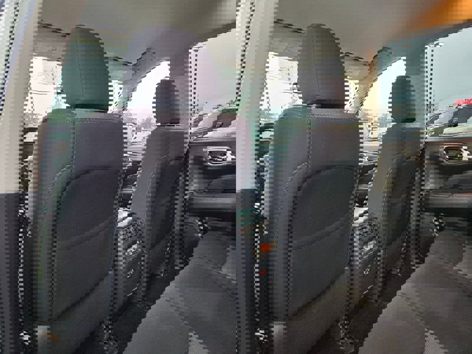 Used 2020 Nissan Pathfinder S image 23