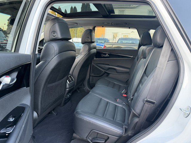 Used 2017 Kia Sorento SX image 12