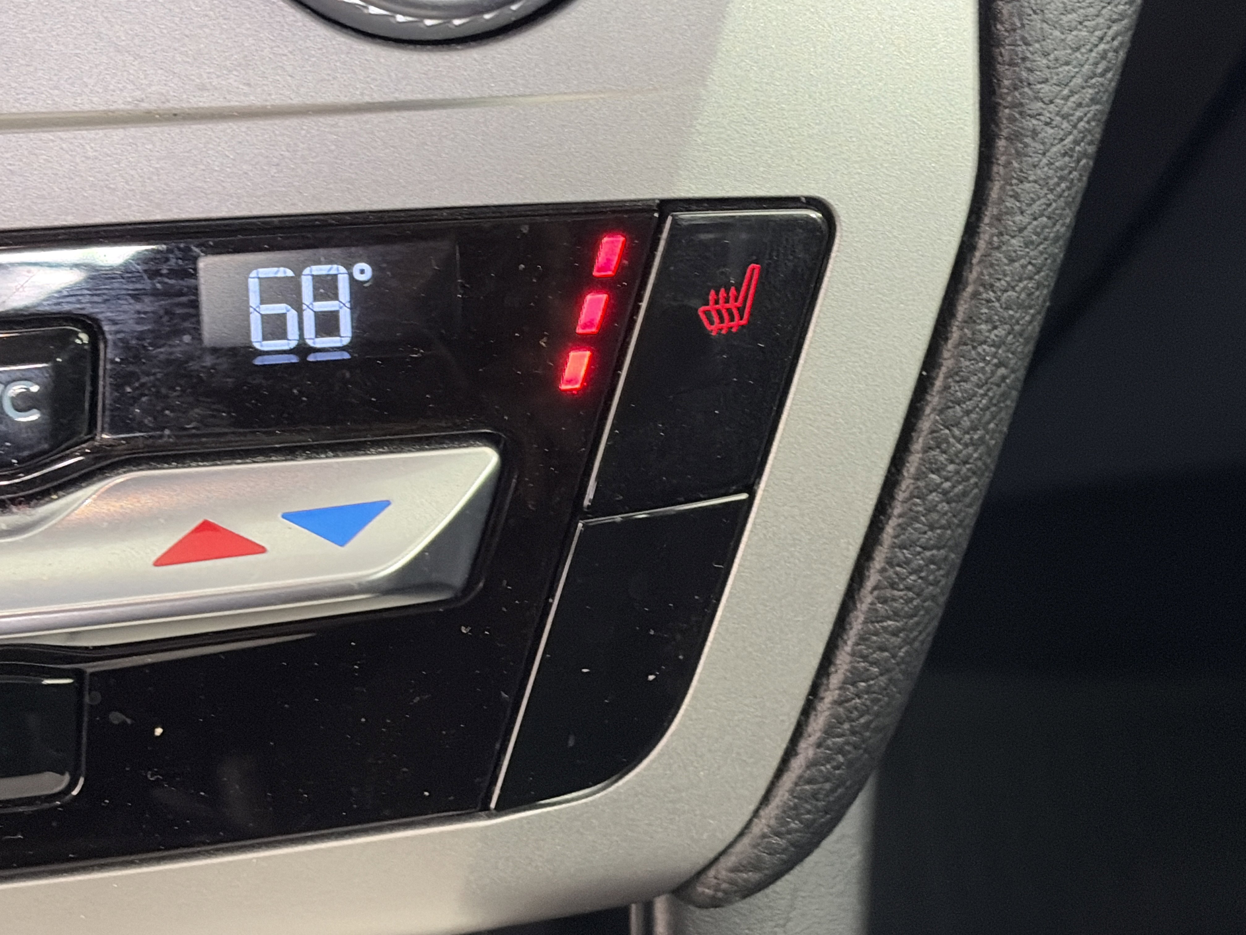 Used 2021 Ford Explorer XLT AWD/4WD image 24