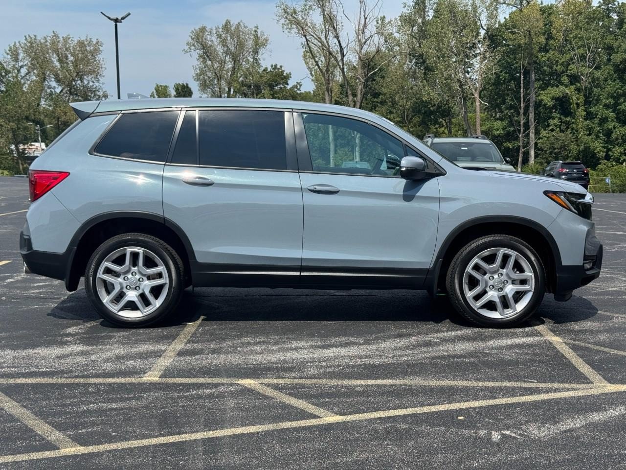 Certified 2024 Honda Passport EX-L image 3
