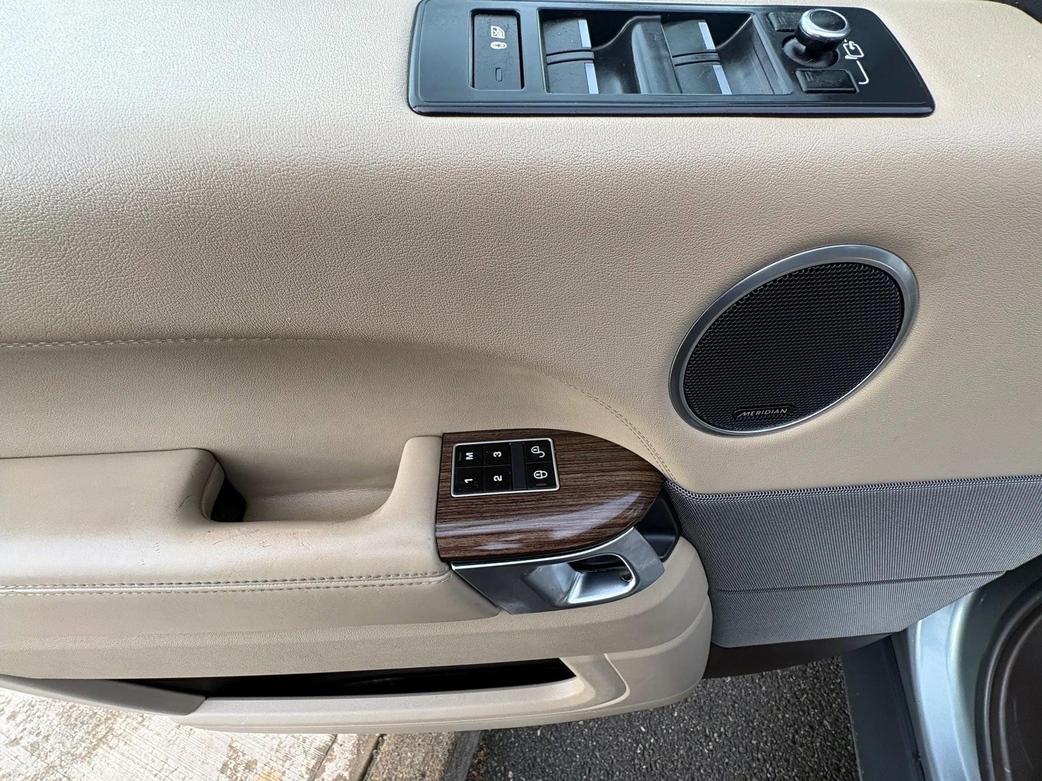 Used 2014 Land Rover Range Rover Sport Supercharged image 14