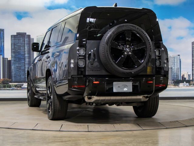 Used 2025 Land Rover Defender 130 X image 9