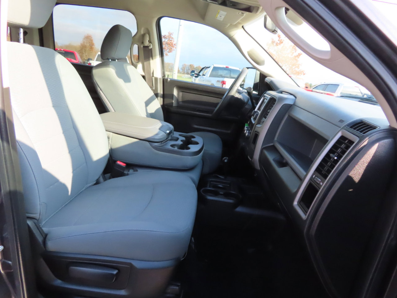 Used 2018 RAM 2500 Tradesman w/ Chrome Appearance Group image 47