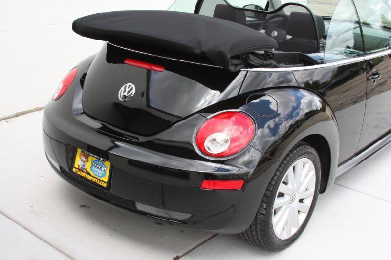 Used 2008 Volkswagen Beetle SE FWD image 12