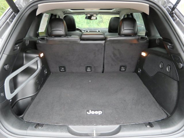 Used 2018 Jeep Cherokee Overland w/ Heavy Duty Protection Group AWD/4WD image 10