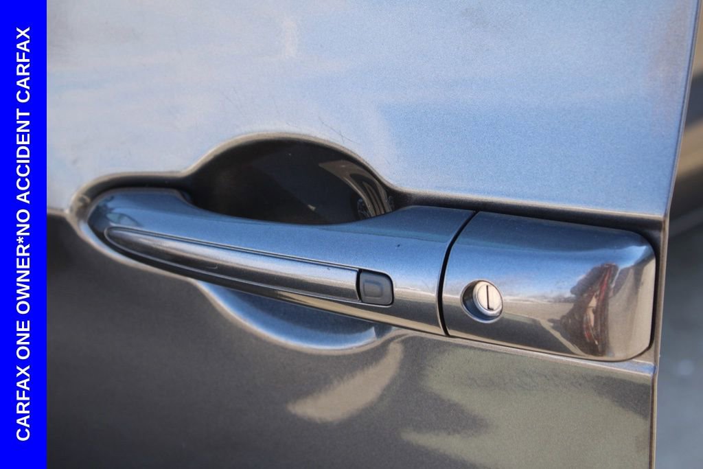 Used 2023 Chrysler Voyager LX image 15