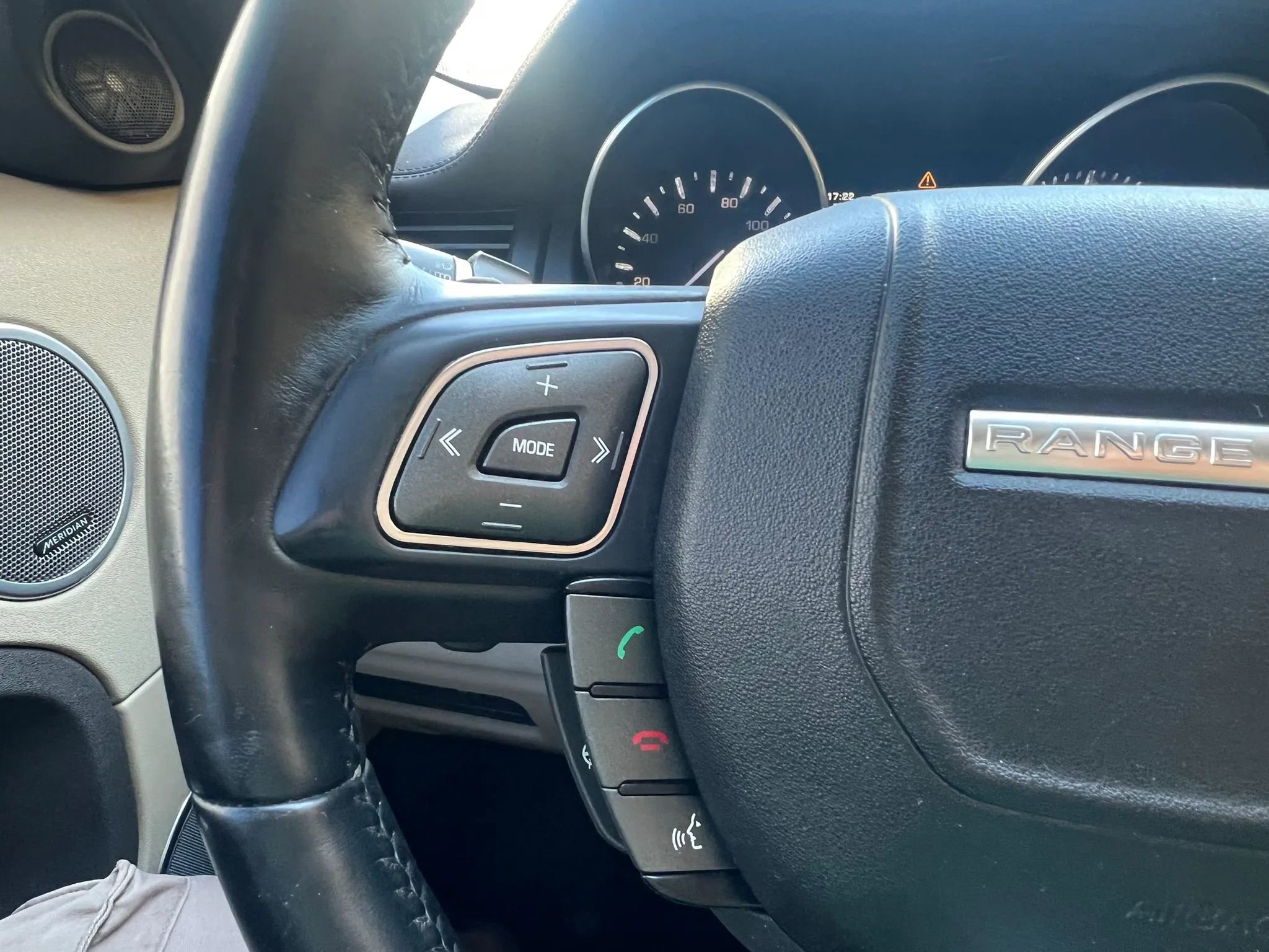 Used 2014 Land Rover Range Rover Evoque Pure Plus image 14