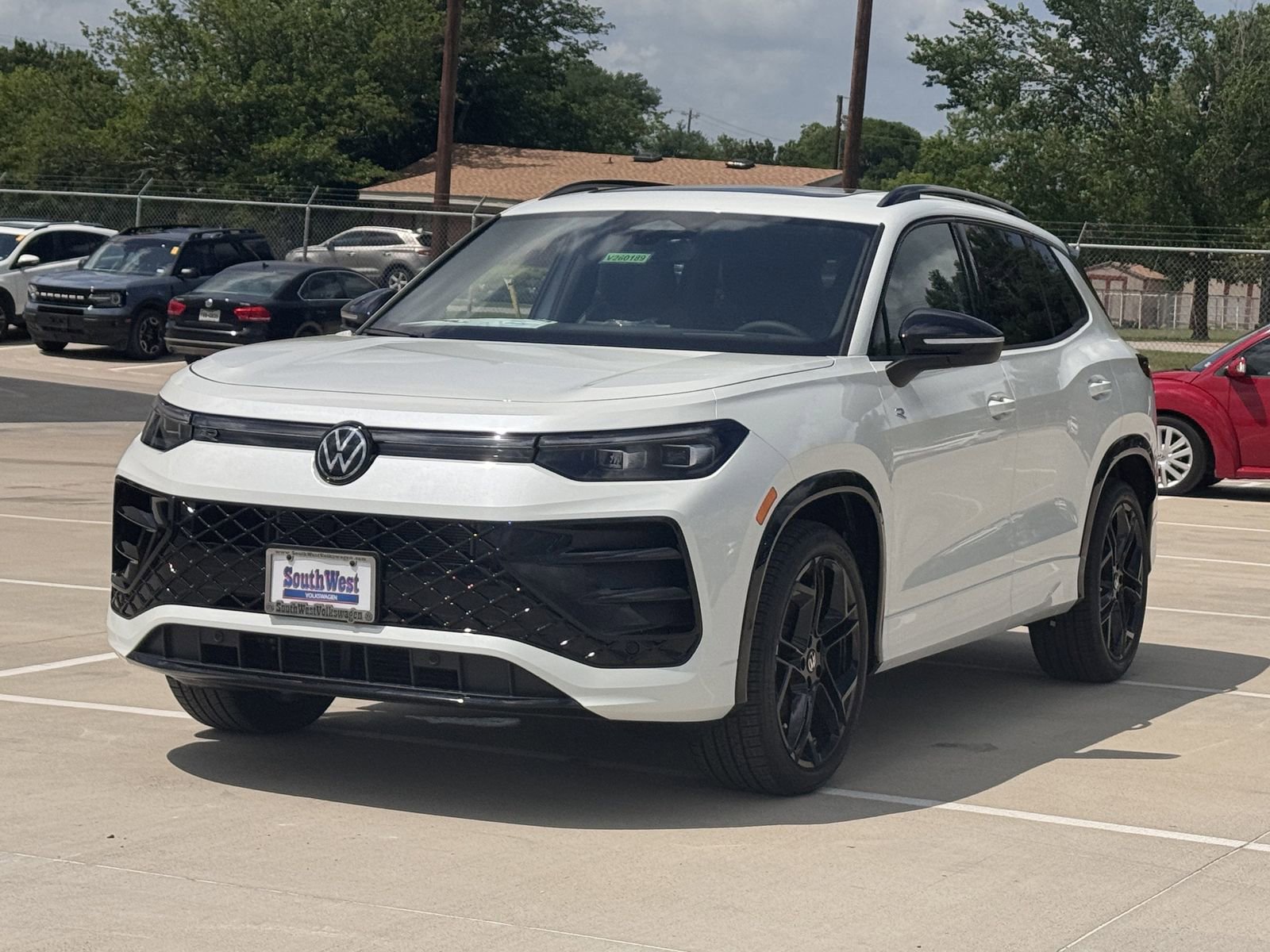 New 2026 Volkswagen Tiguan SE R-Line FWD image 9
