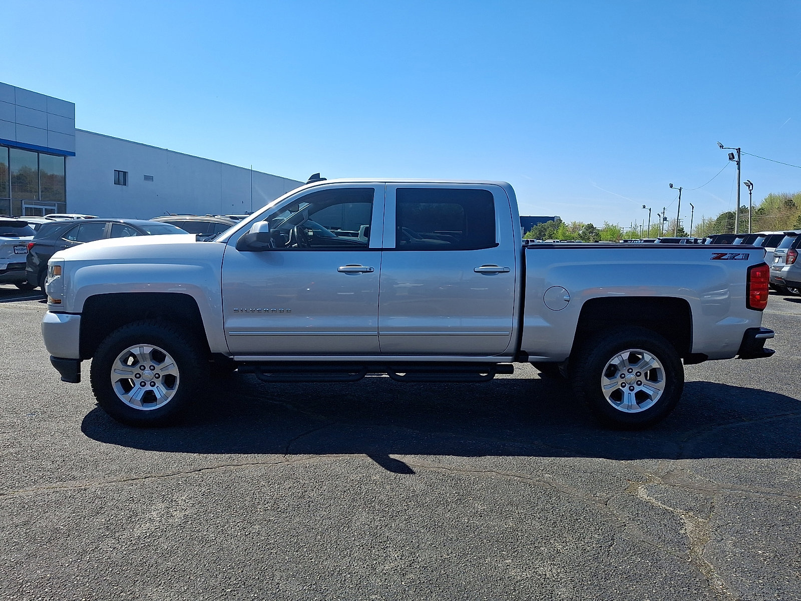 Certified 2018 Chevrolet Silverado 1500 LT w/ All Star Edition AWD/4WD image 4