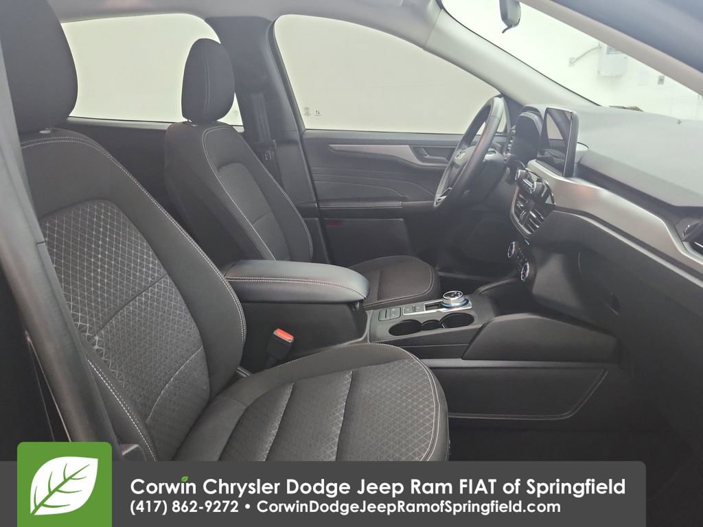 Used 2024 Ford Escape Active w/ Cold Weather Package image 32