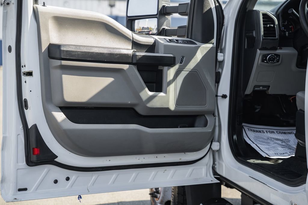 Used 2017 Ford F550 4x4 SuperCab Super Duty image 42