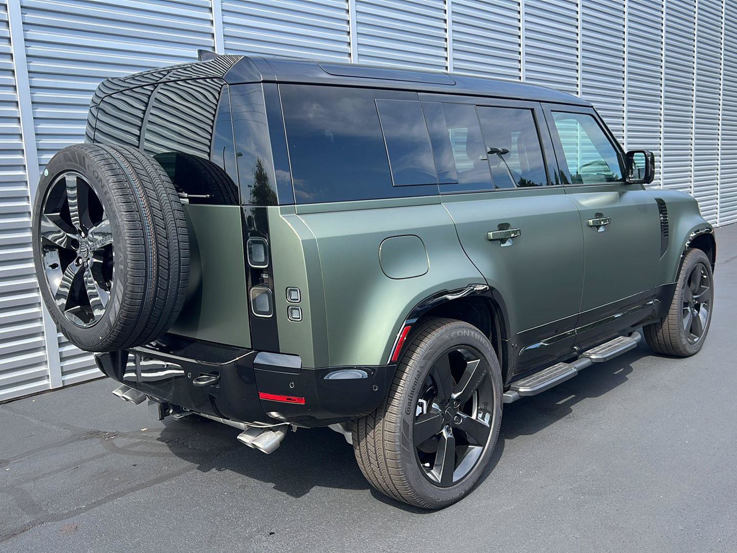 New 2026 Land Rover Defender 110 X-Dynamic SE AWD/4WD image 5