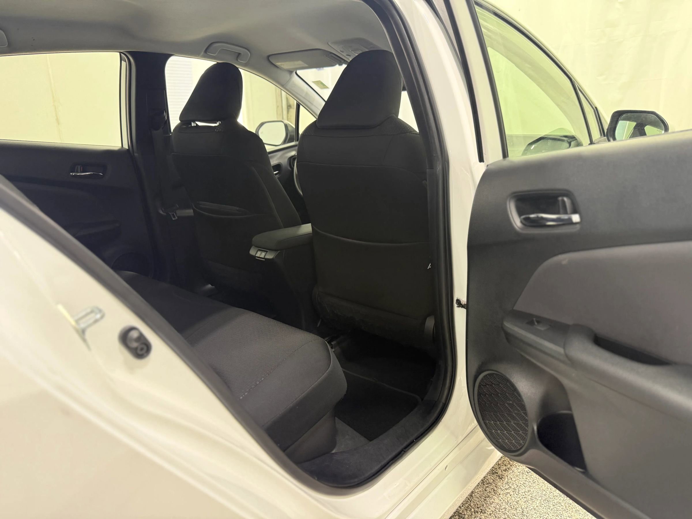 Used 2021 Toyota Prius LE image 30