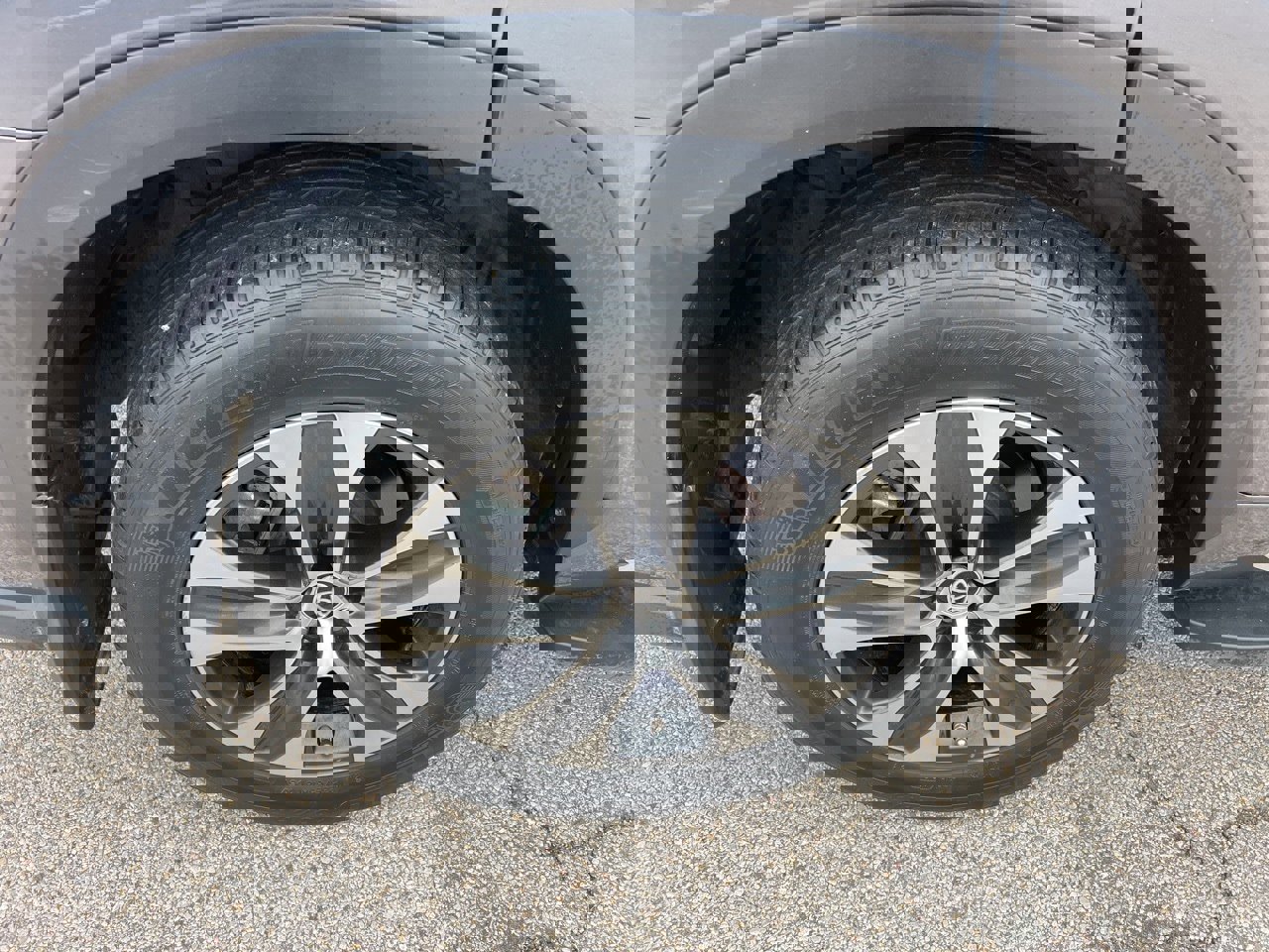 Used 2023 Toyota Highlander XLE image 14