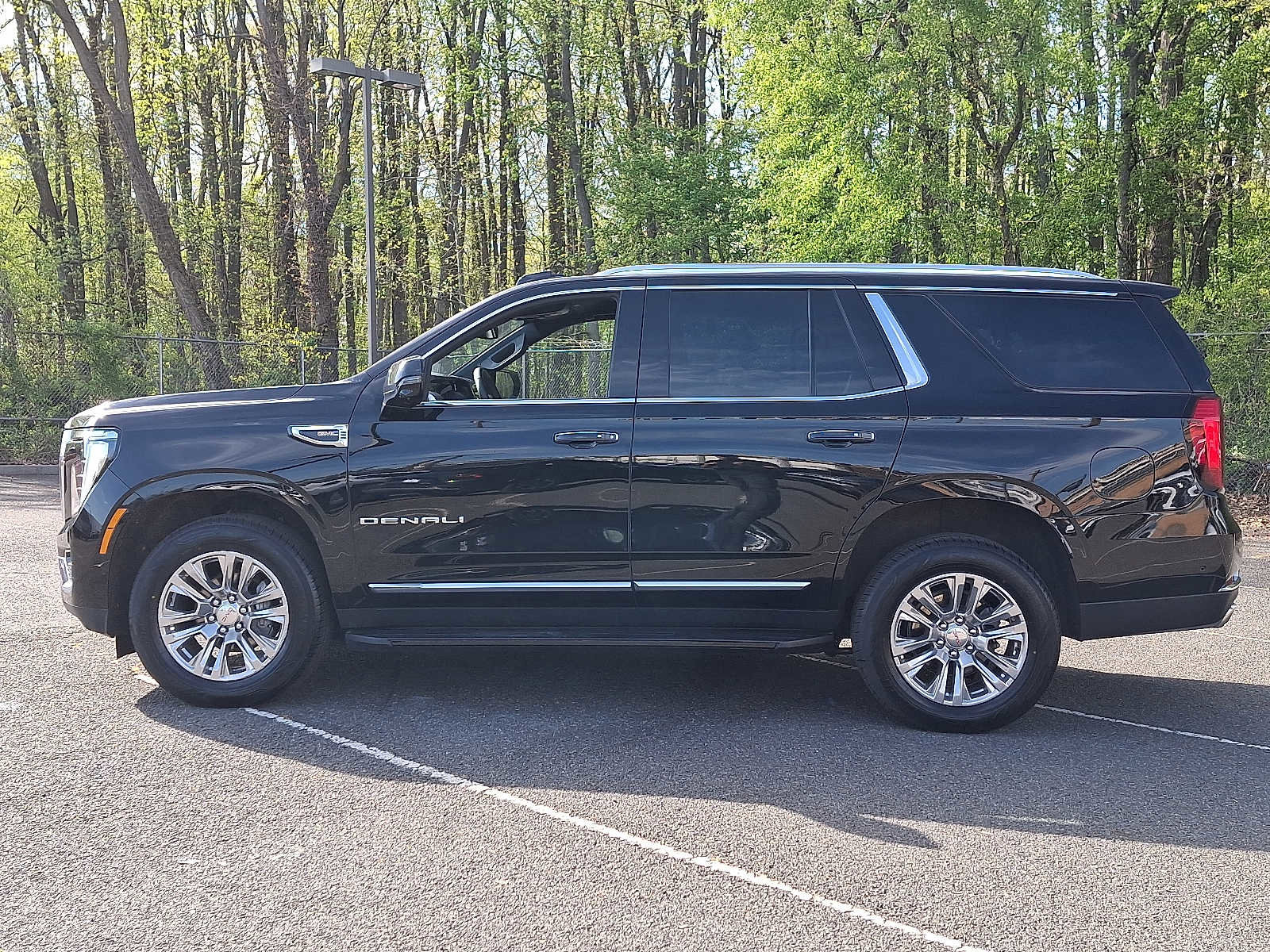 Used 2025 GMC Yukon Denali image 4