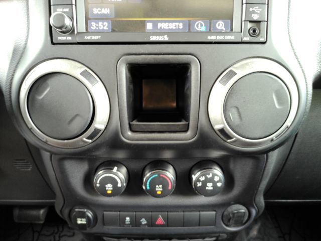 Used 2014 Jeep Wrangler Sport image 25