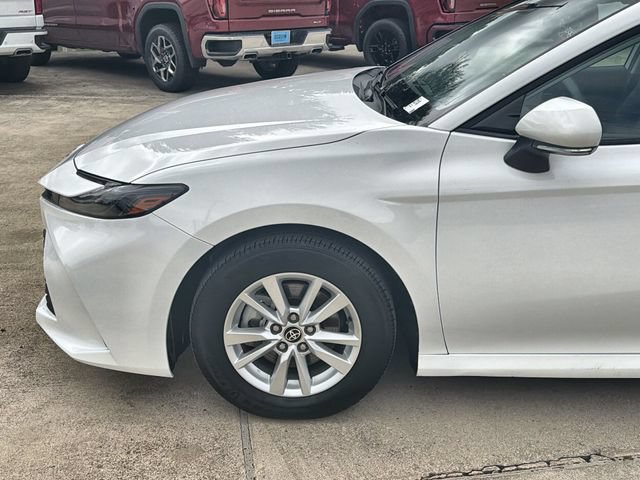 Used 2026 Toyota Camry LE FWD image 32