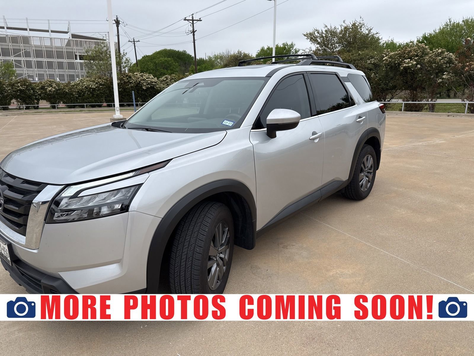 Used 2025 Nissan Pathfinder SV w/ SV Premium Package image 1