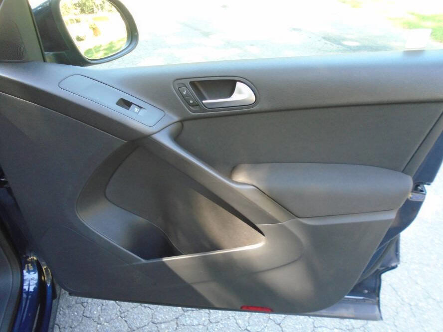 Used 2013 Volkswagen Tiguan S image 22