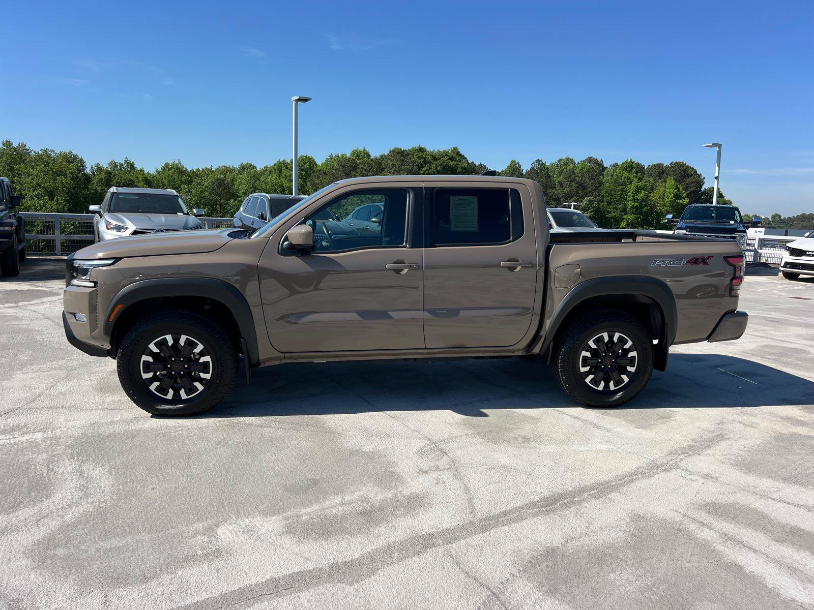 Used 2024 Nissan Frontier PRO-4X w/ Technology Package AWD/4WD image 8