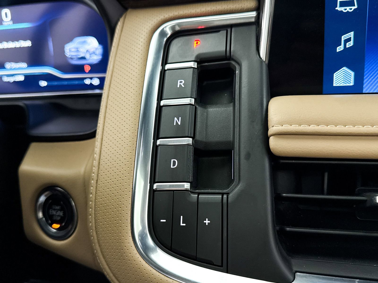 Used 2023 Chevrolet Tahoe Premier w/ Advanced Technology Package image 30