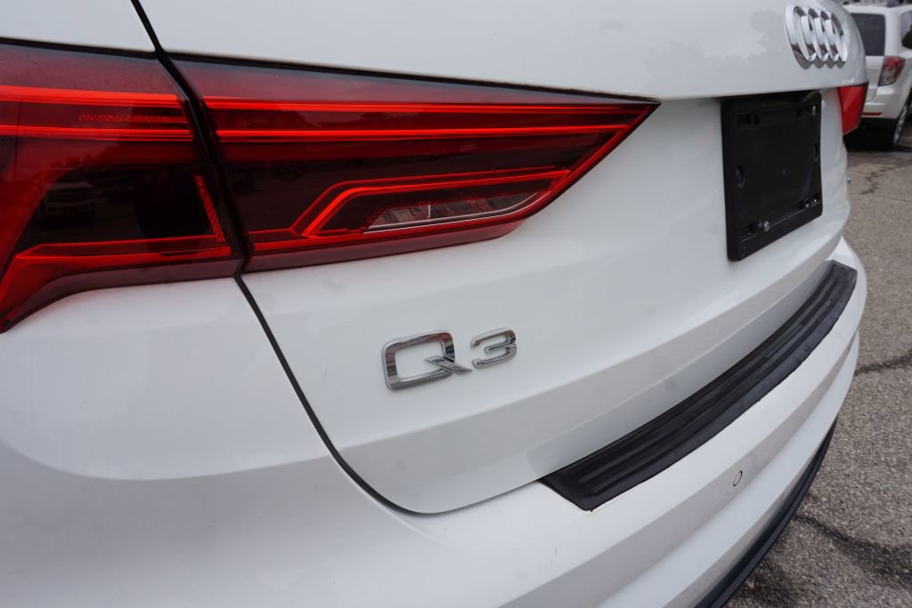 Used 2020 Audi Q3 2.0T Premium Plus w/ Premium Plus Package image 9