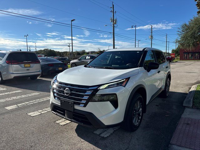 Used 2024 Nissan Rogue S AWD/4WD image 4