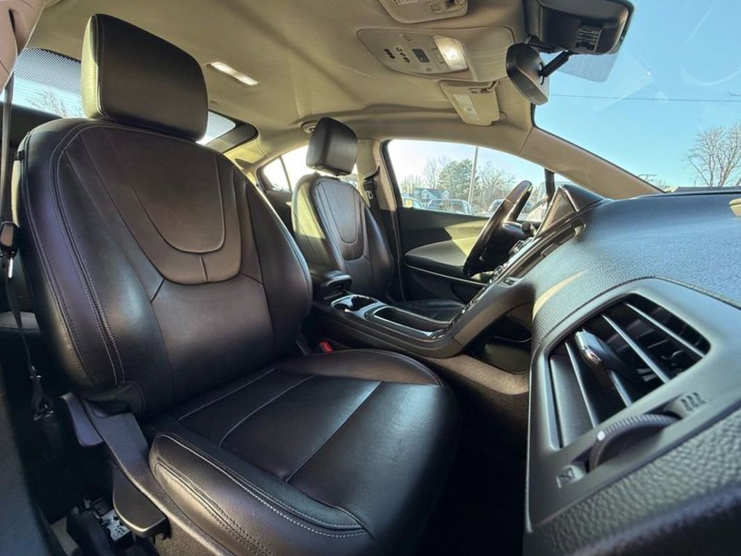 Used 2013 Chevrolet Volt Premium w/ Premium Trim Package image 35