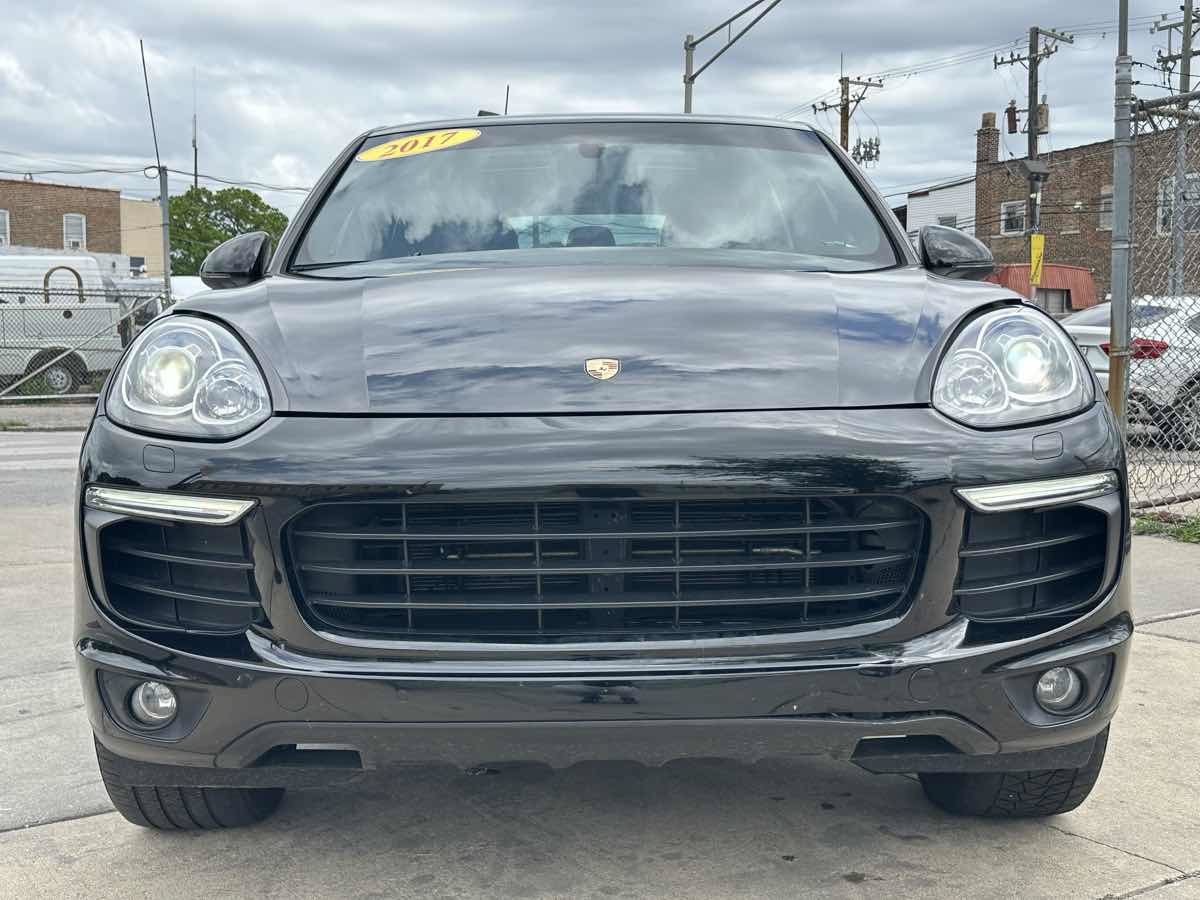 Used 2017 Porsche Cayenne AWD/4WD image 2