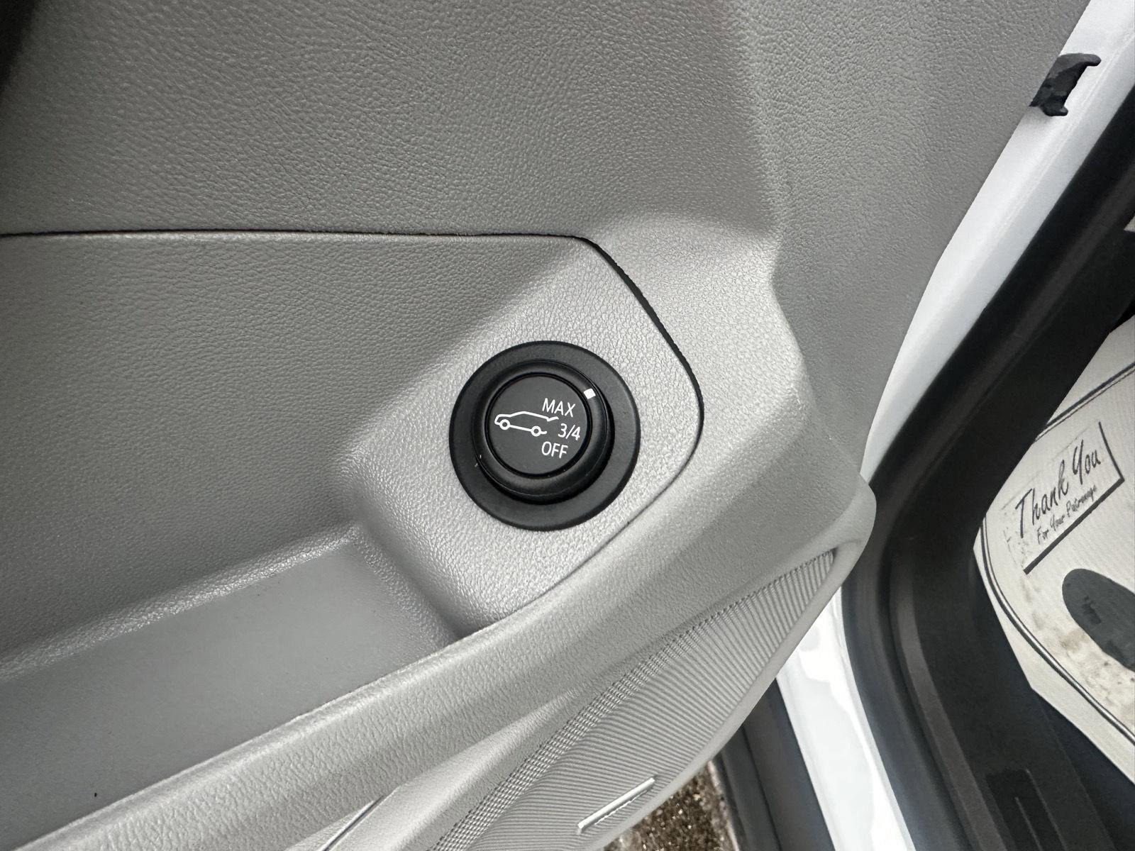 Used 2022 GMC Terrain SLT w/ Infotainment Package II image 26