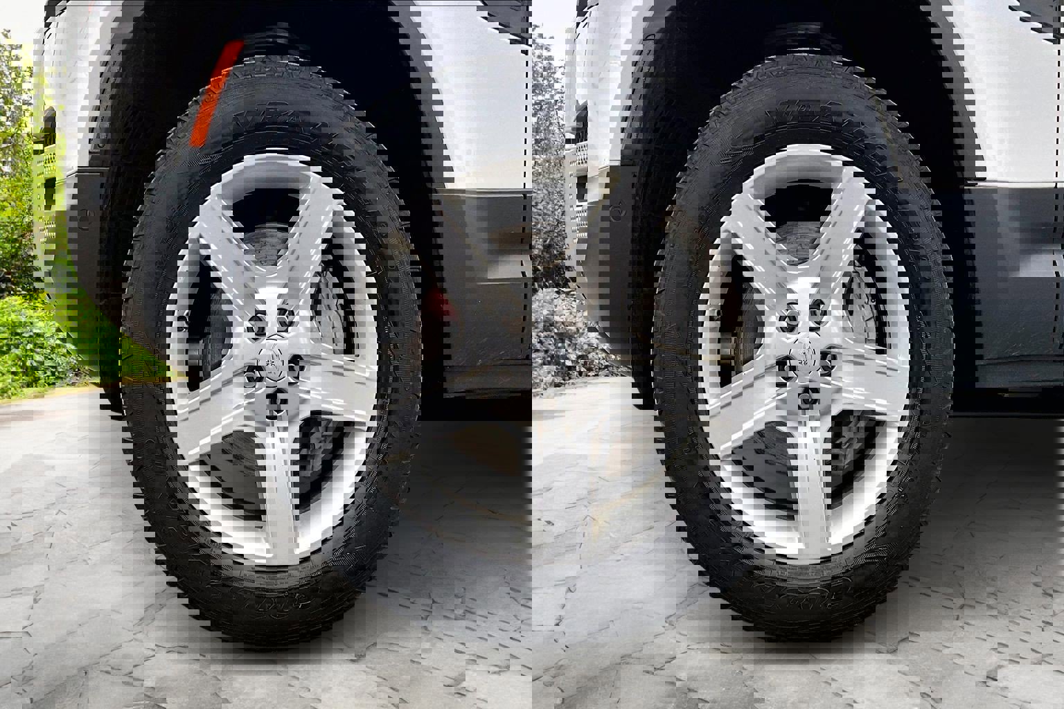 Used 2022 Land Rover Defender 110 SE image 9