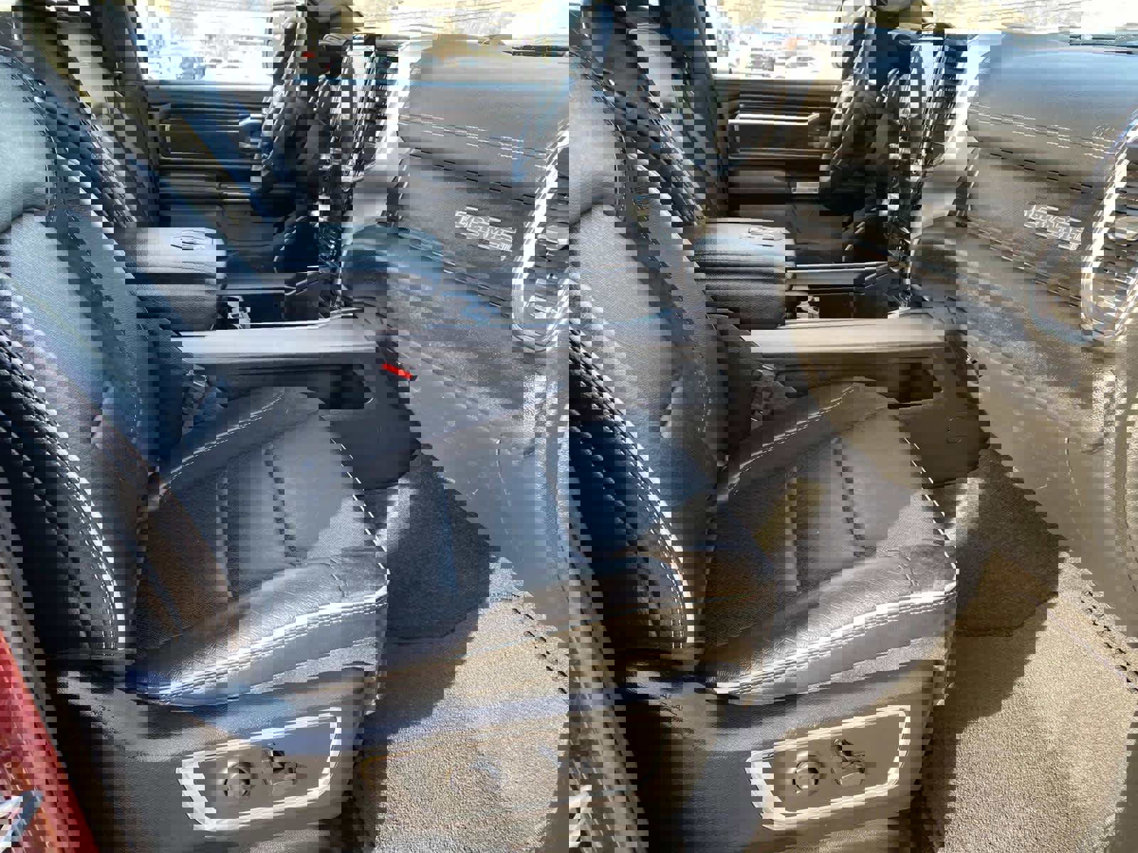 Certified 2025 RAM 1500 Laramie image 21