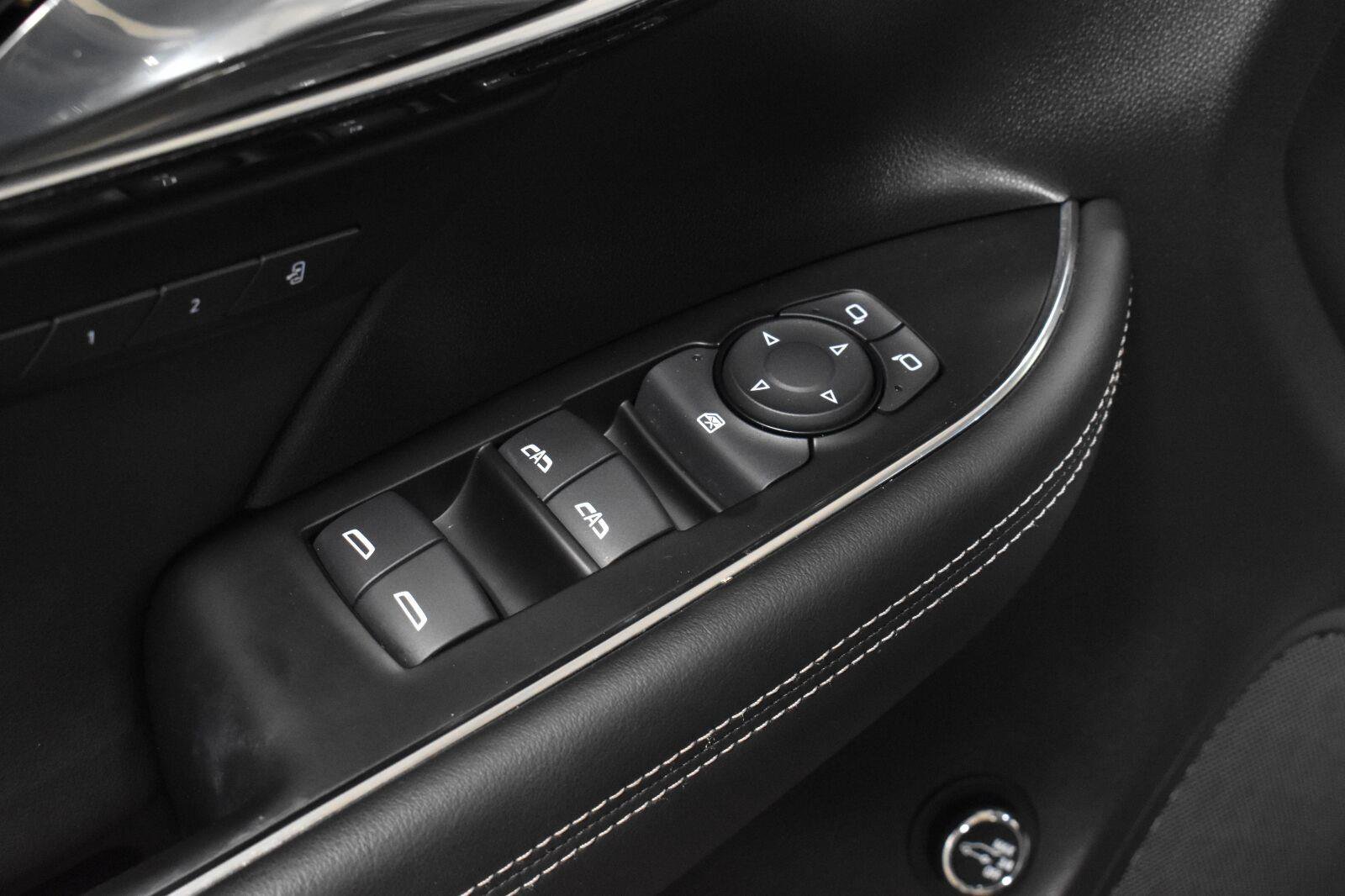 Used 2023 Buick Envision Essence w/ Sport Touring Package AWD/4WD image 11