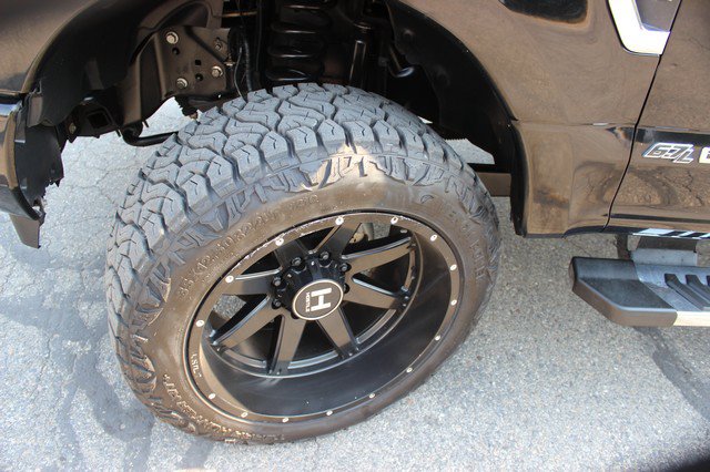 Used 2018 Ford F250 Platinum w/ FX4 Off-Road Package AWD/4WD image 4