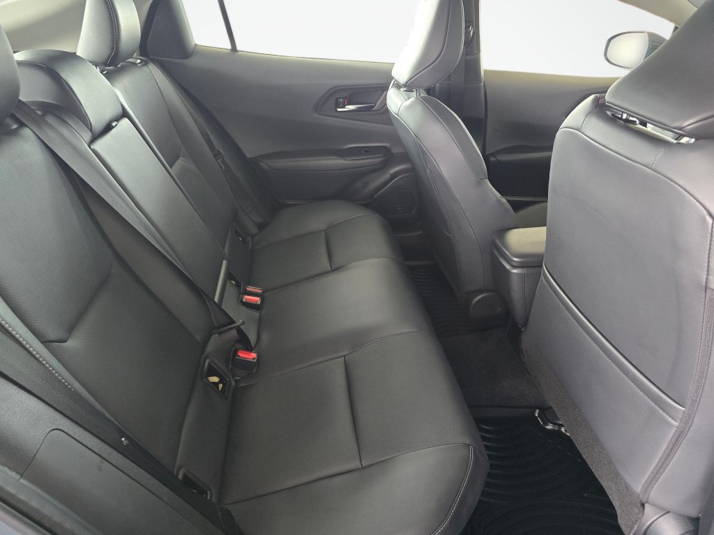 Used 2025 Toyota Prius XLE AWD/4WD image 40