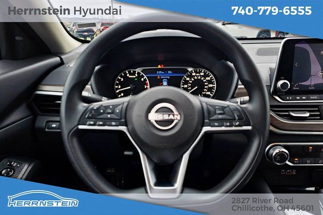 Used 2024 Nissan Altima 2.5 SV image 10