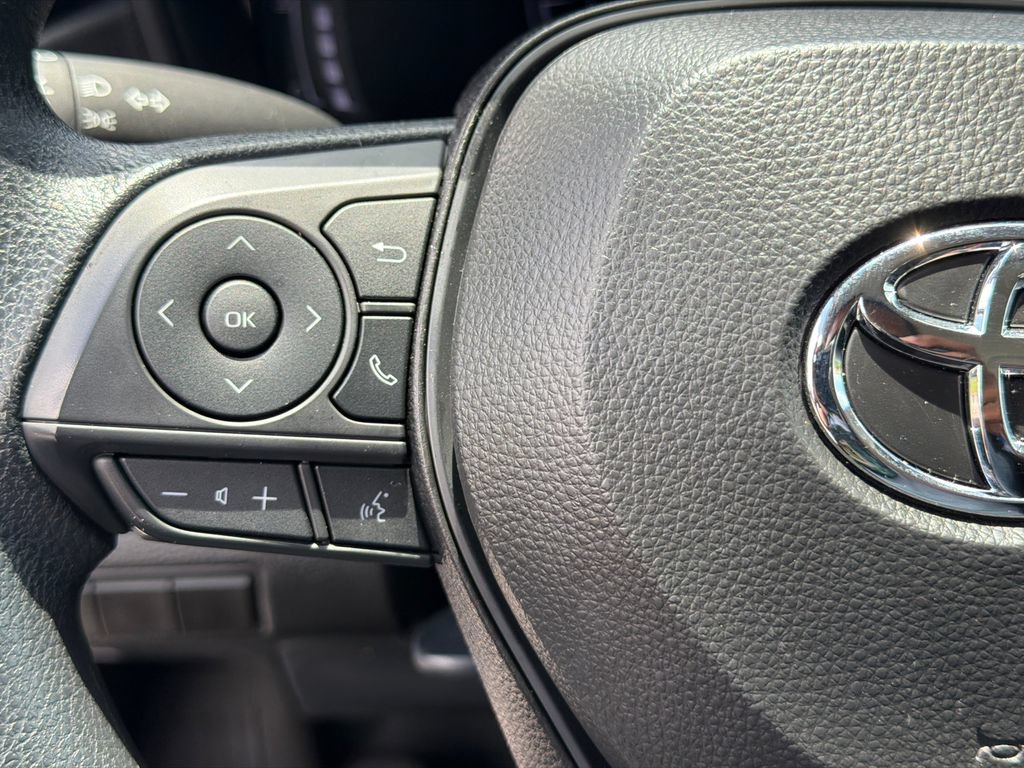 Used 2026 Toyota Corolla LE FWD image 29