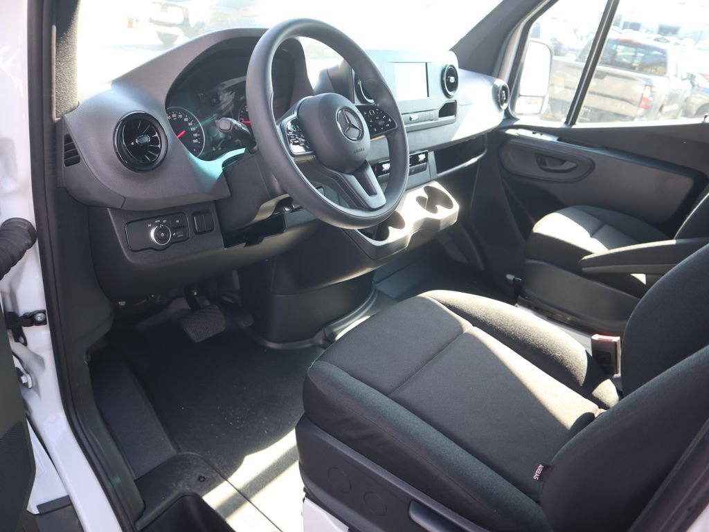 Used 2024 Mercedes-Benz Sprinter 2500 image 16