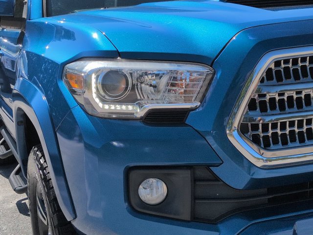 Used 2016 Toyota Tacoma TRD Sport w/ Towing Package RWD image 11