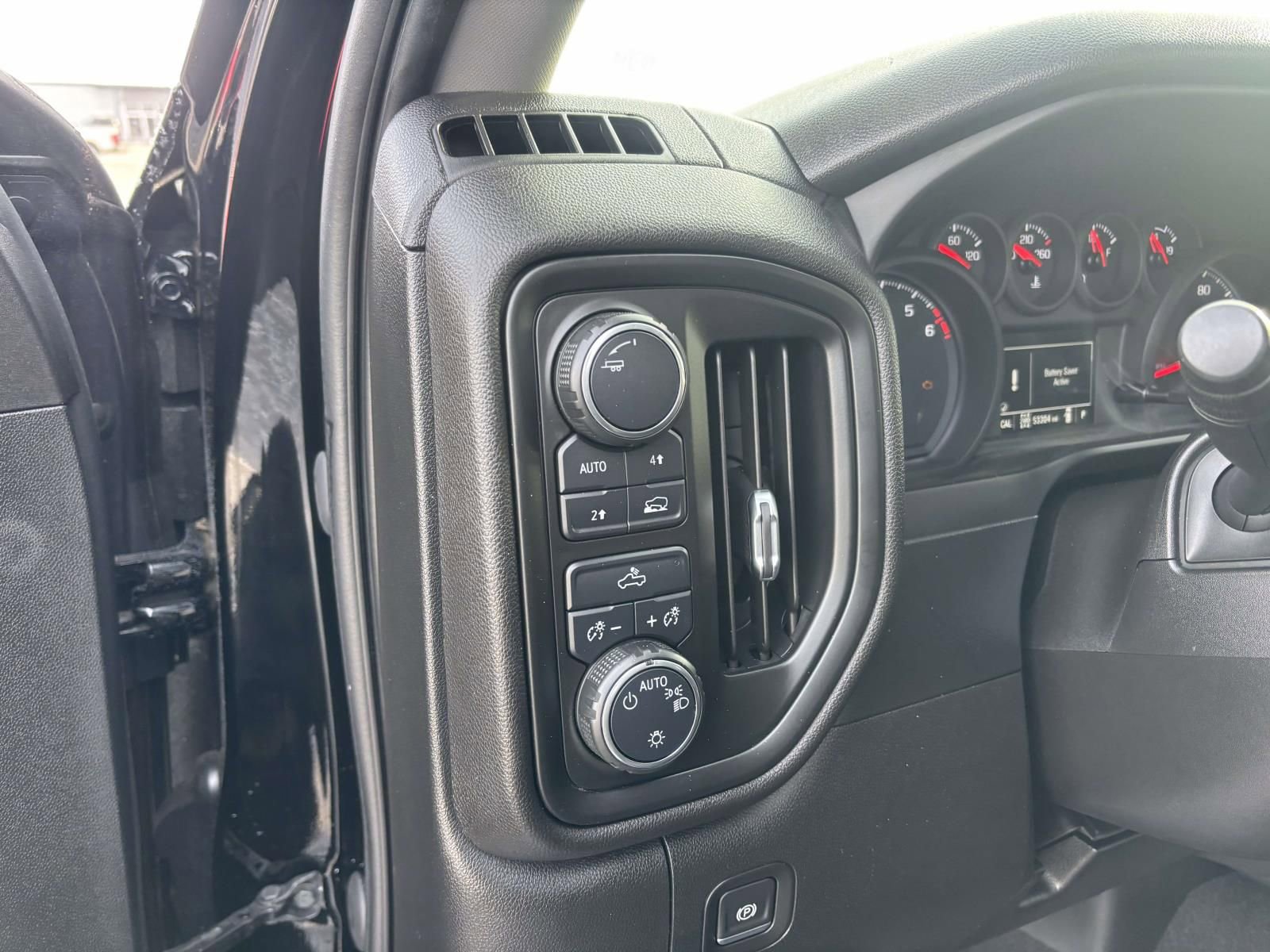 Used 2020 Chevrolet Silverado 1500 Custom w/ Custom Value Package image 15