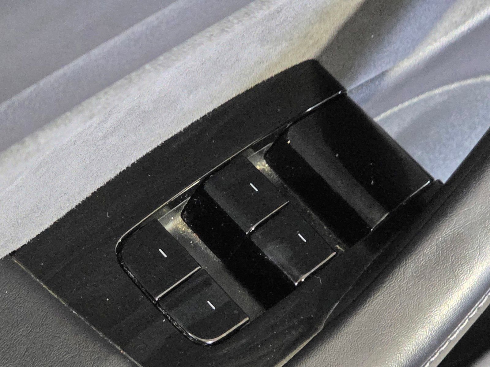 Used 2018 Tesla Model 3 Long Range image 21