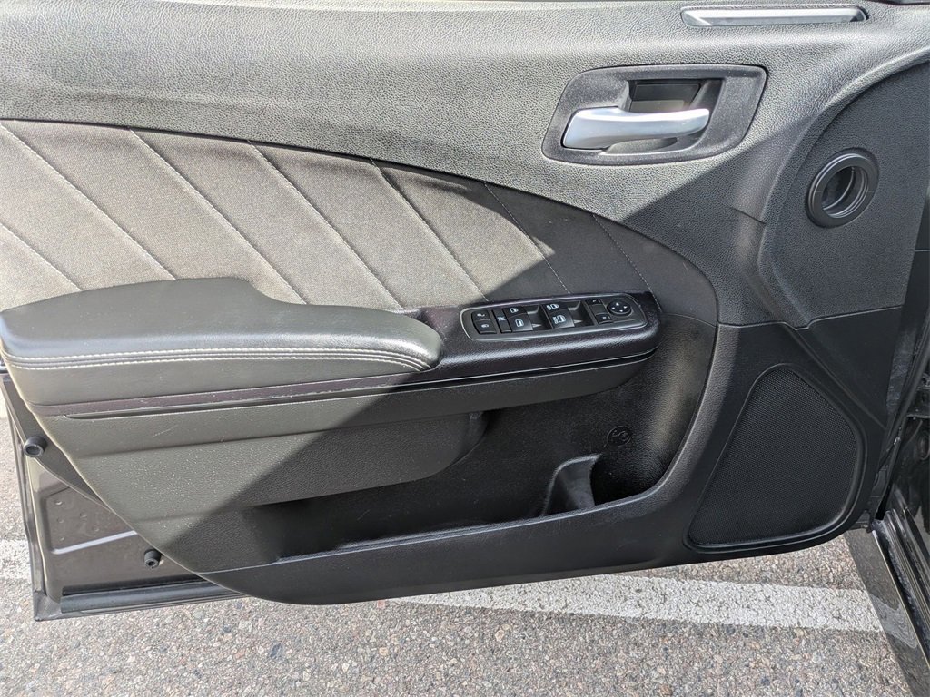 Used 2022 Dodge Charger R/T w/ Blacktop Package image 10